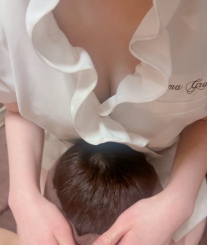 甘く可憐でほんのり小悪魔的なスパイスを持つ彼女